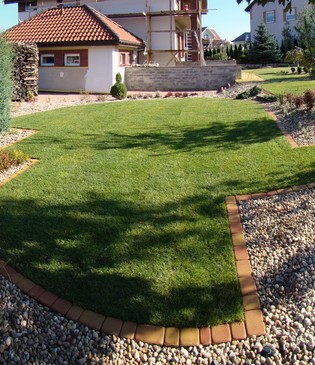 Roll-out Lawns