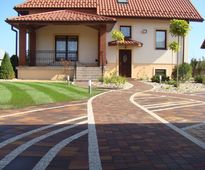 Garden in the Circle of Spirea and Lavender | Klobuck district