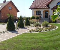 Garden in the Circle of Spirea and Lavender | Klobuck district